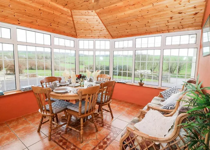 בית נופש Raheen *